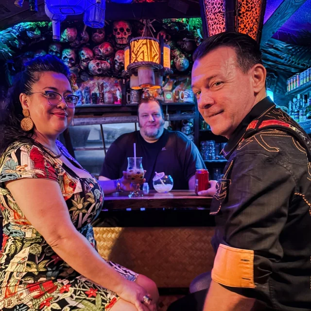 Time for a cocktail? We're in, especially if it's got RUM.

📸@kittylulucreates 
📍@theshrunkenhut 

#therumsyndicate #rockabilly #threepieceband