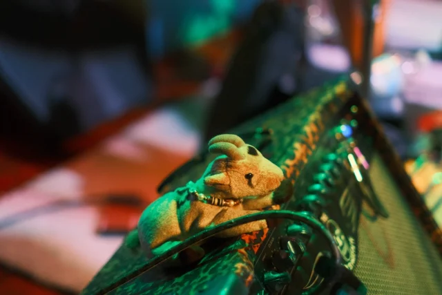 Tommy always travels with his mascot, Eit. 

📸: @itsjasonfreda 
📌: @theneptunelounge