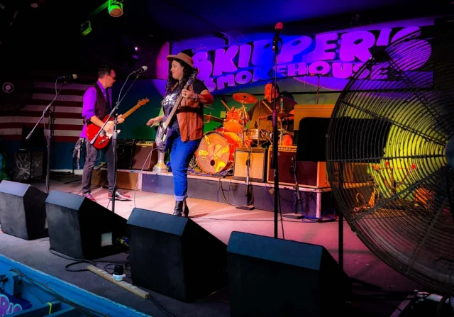 On stage with our biggest fan! #whompwhomp

Photo: Tom Elligett at @skipperssmokehouse for @wmnf885 Tom Petty Tribute.